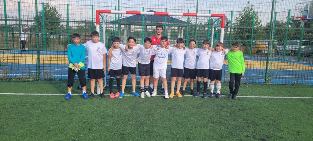 Cum transformă Alin Florea sportul într-o lecție de viață pentru grupa 2013–2015 de la Unirea Dobroești 9 Cum transformă Alin Florea sportul într-o lecție de viață pentru grupa 2013–2015 de la Unirea Dobroești